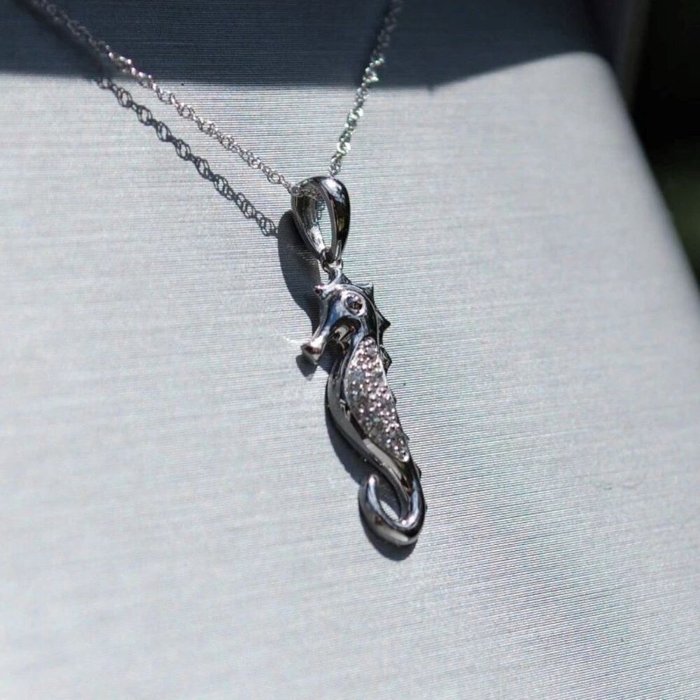 14k White Gold Diamond Accent Seahorse Pendant Necklace